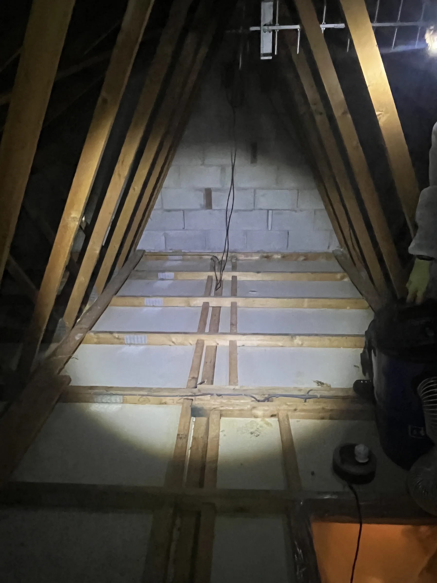 Deep-lay loft insulation to current regulations